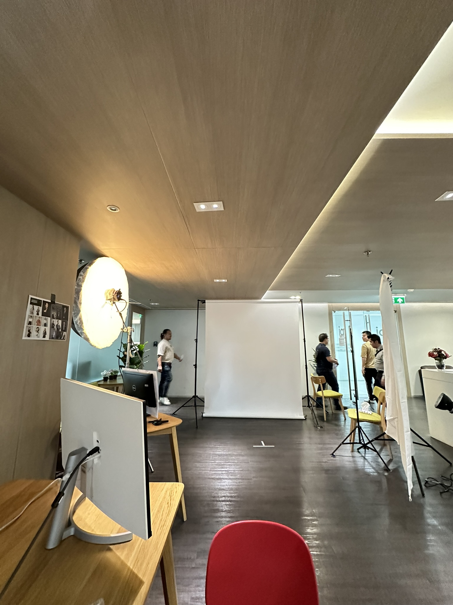 จัดพื้นที่ถ่ายภาพองค์กร